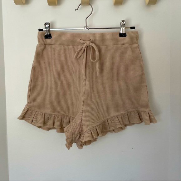 Princess Polly Pants - Princess Polly size 6 waffle shorts